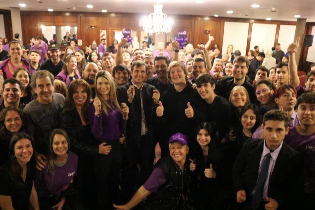 Iñaki Gutiérrez, "Bertie" Benegas Lynch y los candidatos misioneros en la "Vigilia" libertaria en Posadas