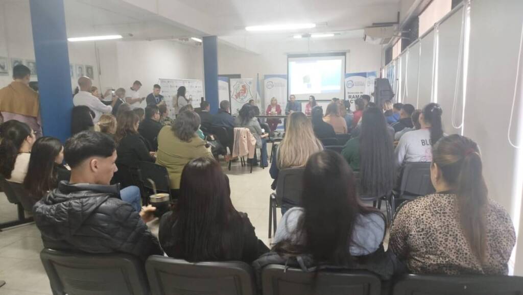 Capacitaron en salud mental a docentes y agentes del Servicio Penitenciario de Misiones IPS 1 - 2