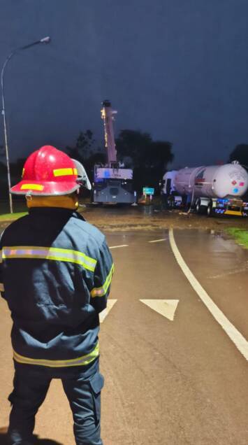 Tras 13 horas de operativo retiraron camión con gas de la ruta 14 Imagen de WhatsApp 2025 06 02 a las 20.39.50 7282a4df e1748908456282 - 2