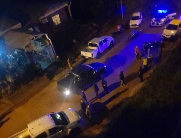 Robo frustrado en Posadas: detenido gracias a drones 3 Un hombre de 42 años fue capturado tras intentar robar en una vivienda de Posadas. La Policía lo localizó con apoyo de drones mientras huía por una zona de malezas.