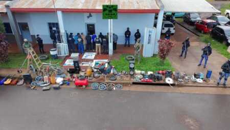Megaoperativo en Posadas: 12 detenidos y un arsenal incautado Imagen de WhatsApp 2025 06 26 a las 19.32.01 e02512b3 - 1