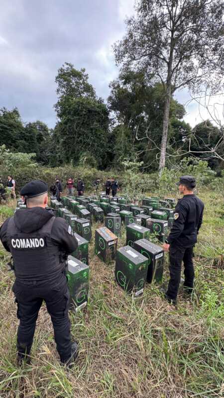 Detienen a contrabandista con 62.500 paquetes de cigarrillos 4 Imagen de WhatsApp 2025 06 27 a las 21.14.20 c85dd218 - 3