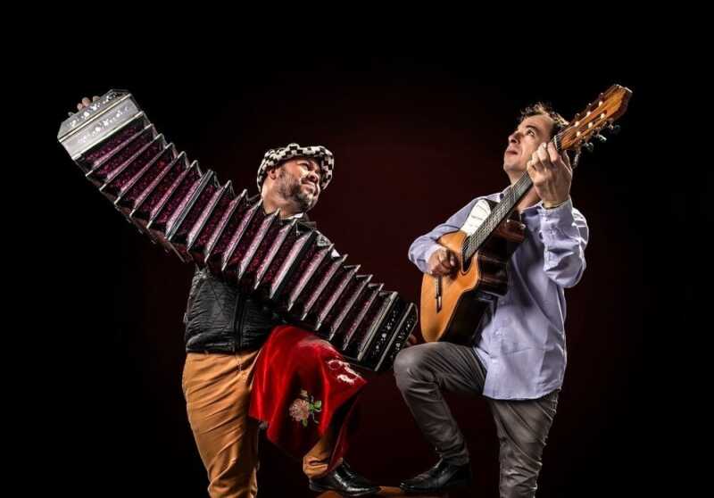 Orgullo misionero: Los Núñez ganaron un Premio Gardel 2025 por su álbum Yvy Purahéi 4 El triunfo de Los Núñez en los Gardel 2025 no es un hecho aislado, sino el resultado de años de trabajo artístico coherente, con giras por Europa, Asia y Latinoamérica, pero sin abandonar nunca el compromiso con su lugar de origen.