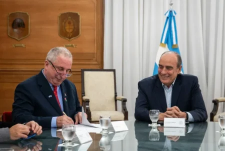 Passalacqua firmó la adhesión de Misiones al Régimen Simplificado de Ganancias misiones