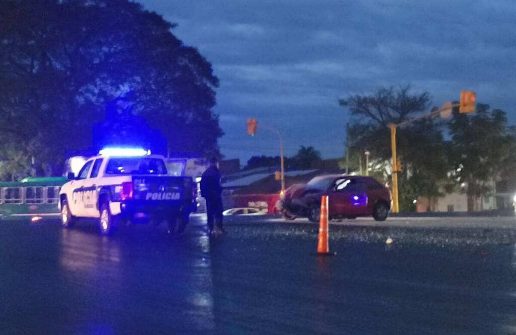 Dos heridos tras fuerte choque en Quaranta y Zapiola fuerte choque en Quaranta y Zapiola