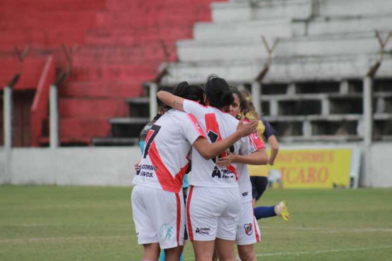 Guaraní Antonio Franco se quedó con el clásico posadeño y manda en la Liga Femenina Guaraní Antonio Franco