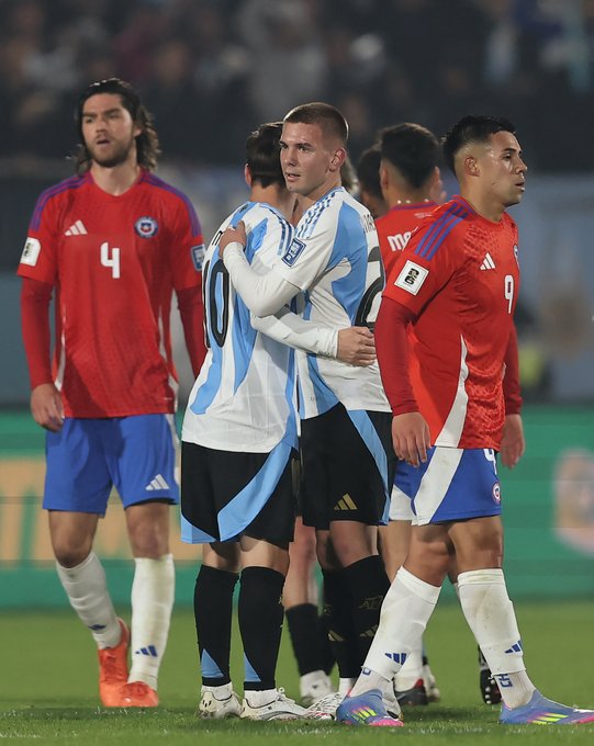 River se planta ante Real Madrid por el pase millonario de Mastantuono 2 El saludo entre Leo Messi y Franco Mastantuono tras el partido donde Argentina derrotó a Chile por las Eliminatorias Sudamericanas