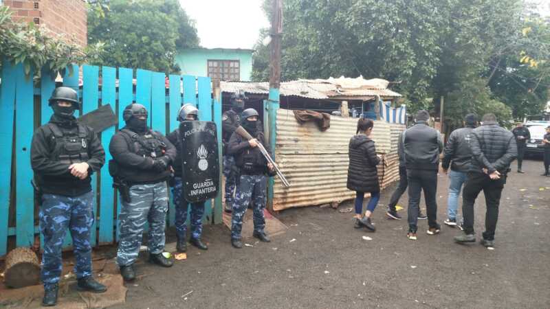 Megaoperativo policial desmanteló red criminal en Posadas: 9 detenidos 1 La acción fue ejecutada con el apoyo del GOE, Infantería, DAM y comisarías jurisdiccionales