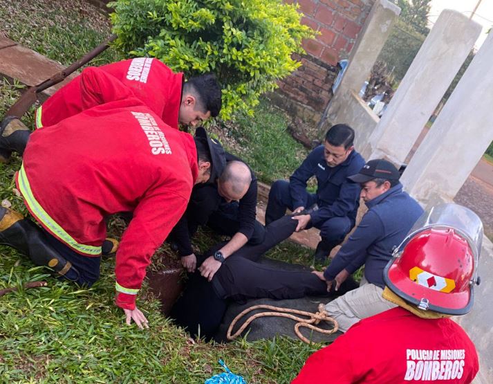 Apóstoles: rescatan a perro labrador que cayó a un pozo y estuvo 5 días hasta que lo hallaron 7 apostoles - 6