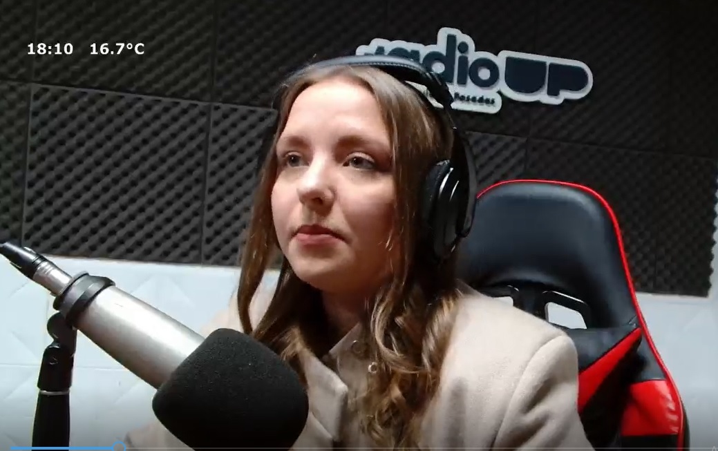 Aryathne Bar explicó los alcances de la futura ley de protección de niños y adolescentes en entornos digitales 2 La iniciativa contempla acciones de prevención, regulación de contenidos, inteligencia artificial y protocolos de actuación para abordar distintas problemáticas digitales.