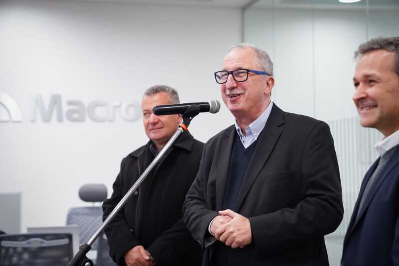 Banco Macro inauguró una nueva y moderna sede en 25 de Mayo 2 “El acompañamiento del Banco Macro es esencial. No es solo tener un cajero cerca, es estar con cada productor o emprendedor que necesita financiamiento para crecer”, dijo Passalacqua