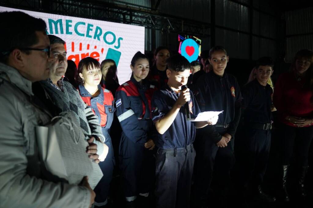 Multitudinaria Enchamigada Popular en Itaembé Miní: Chamamé, comunidad y compromiso barrial 6 bomberos enchamigada