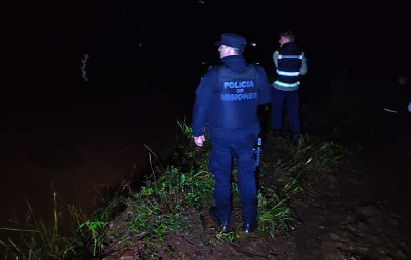 Continúa la búsqueda del joven pescador que cayó al río Uruguay en El Soberbio 1 el soberbio