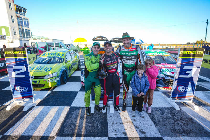 Facundo Chapur,  Carlos Okulovich yJonatan Castellano en Viedma
