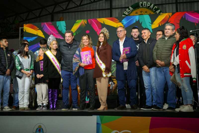 Con una conferencia de prensa realizada este sábado en el Corsódromo “Nolo Alías”, la provincia de Corrientes anunció oficialmente el calendario del Carnaval Provincial 2026