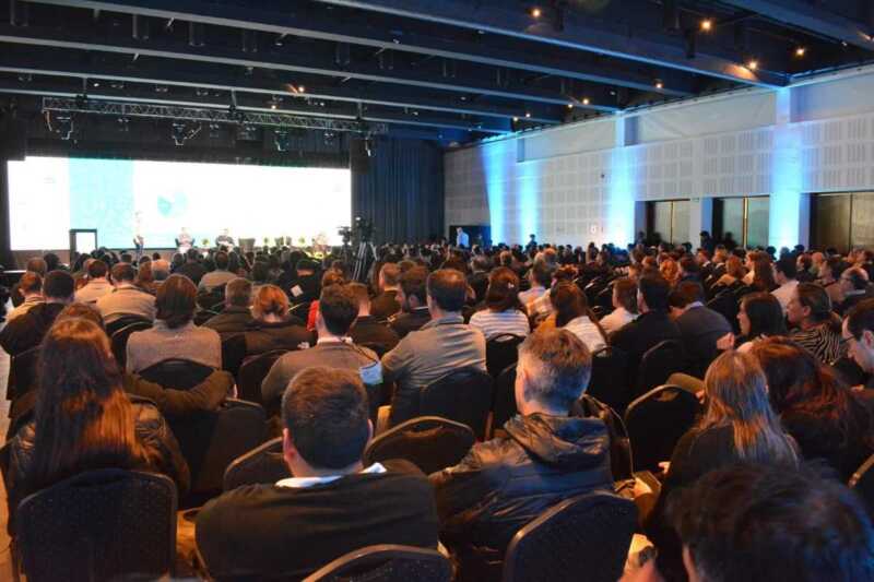 Líderes de Brasil y EE. UU. debatieron sobre innovación en bioinsumos y agricultura sostenible en el Congreso CASAFE 2025 2 Durante el panel “Soluciones: ¿Qué hay y qué se viene en biológicos?”, organizado por CASAFE, se presentaron experiencias concretas de adopción de biocontroladores, bioestimulantes y tecnologías microbiológicas