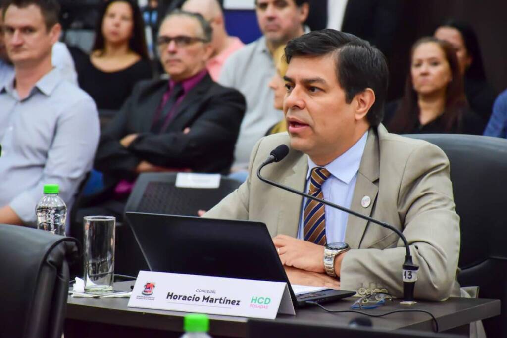 Horacio Martínez: “La política se hace fuera del despacho, cara a cara con la gente” 4 Martinez puso en valor el rol de las comisiones vecinales en Posadas: “Hoy hay más de 270 comisiones funcionando activamente gracias a un proceso de institucionalización que impulsamos desde el Concejo”.