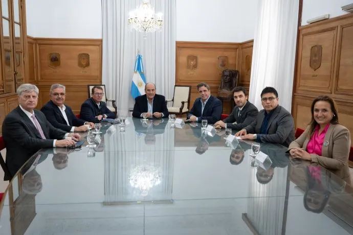 Nación reunió por primera vez al Consejo de Mayo con legisladores, empresarios y la CGT 2 Consejo de Mayo