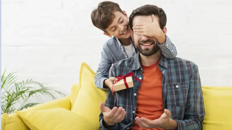 Si bien no se trata de un “día soleado”, las condiciones del tiempo de este domingo 15 de junio -día del Padre- son claramente más benignas que las del día anterior