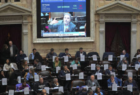 Fuerte revés para el Gobierno: Diputados aprobó aumento de jubilaciones, suba del bono y prorrogó la moratoria diputados jubilaciones