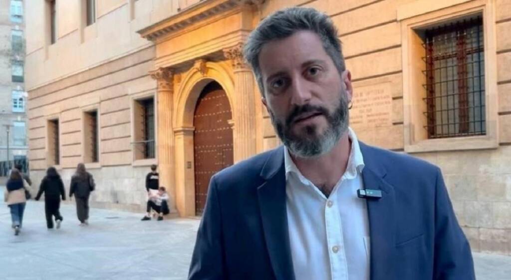 Libra: un diputado español pidió que detengan a Javier Milei apenas aterrice en Madrid 4 Víctor Egío, perteneciente al partido Podemos, pidió este lunes que el presidente argentino sea detenido en el aeropuerto de Madrid apenas Milei pise suelo español