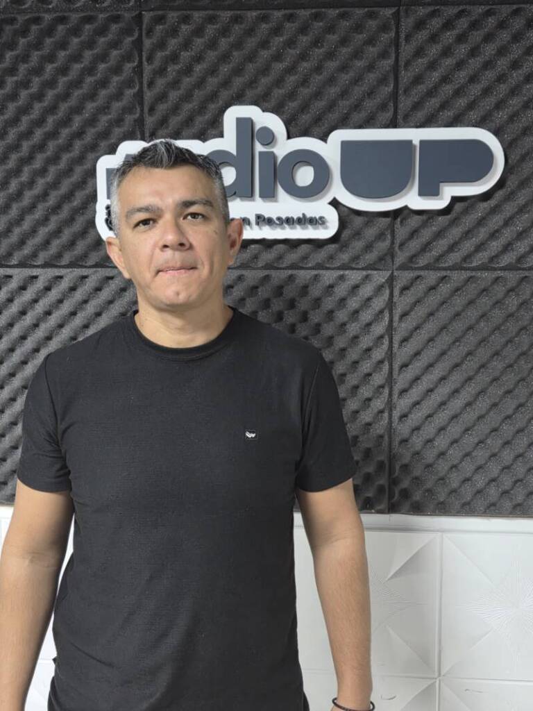 “Misiones tiene déficit cero, está desendeudada y se maneja con recursos propios. Lo que Javier Milei quiere lograr en el país, Misiones ya lo hizo. Hay cosas que se pueden ajustar, sí, pero el modelo en muchos aspectos ya es sostenible”, argumentó Insaurralde