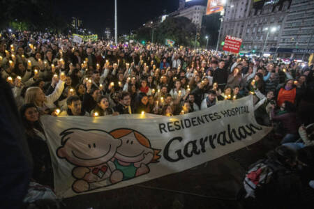 Crisis en el Garrahan: veto de Milei, otro paro y mensaje a legisladores y a Passalacqua La salud pediátrica en crisis: el Garrahan enfrenta dificultades estructurales tras el veto del Ejecutivo y la falta de respaldo político.
