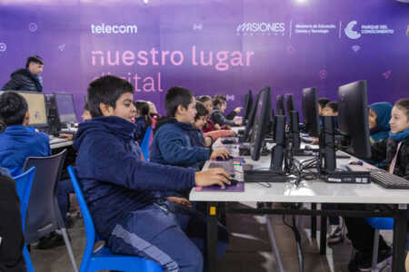 Telecom inauguró “Nuestro Lugar Digital” en Misiones telecom