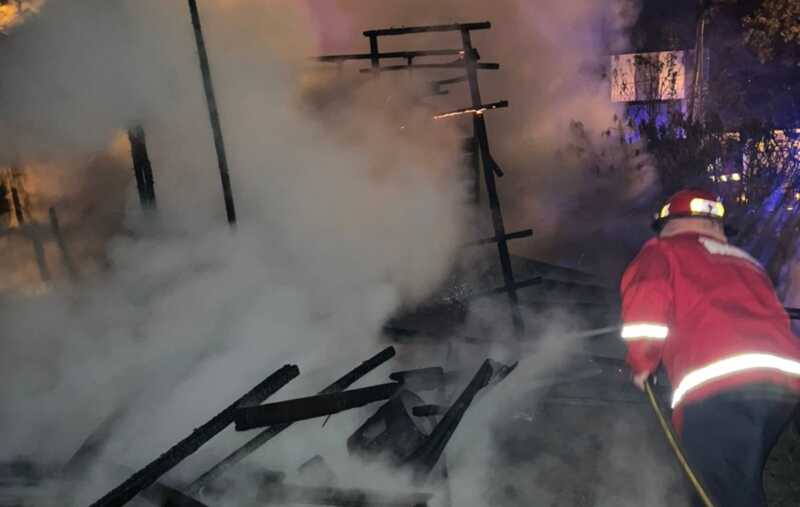 Despistes y siniestros en Misiones: rápido accionar de la policía y los bomberos bomberos
