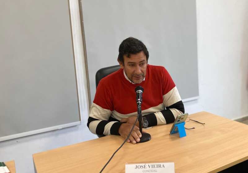 “El dictamen se entregó en el día 59, como marca la Carta Orgánica. Sugería la destitución, pero el presidente del Concejo propuso modificarlo por una suspensión hasta que la Justicia se expida”, señaló Vieira.