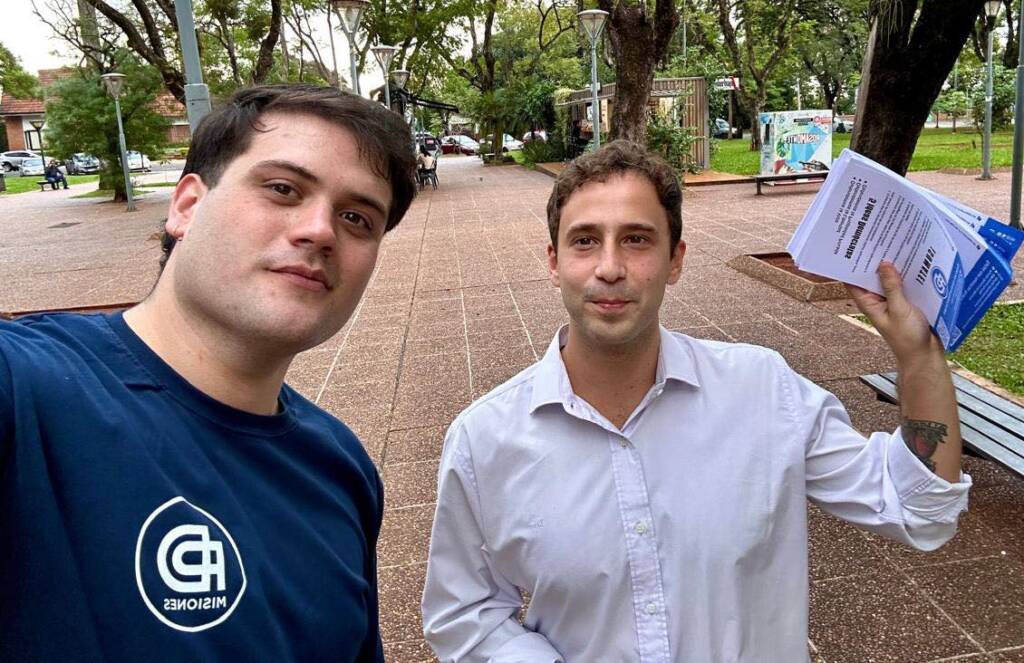 Juan Diego Mas, candidato del Partido Demócrata: “La política tiene que ser servicio, no un negocio” 1 “Queremos mostrar que se puede hacer política sin trampas y sin marketing millonario financiado por el Estado”, afirmó Juan Diego Mas