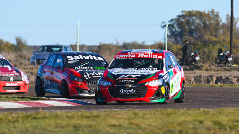 "Mosquita" Pastori ganó su serie en Viedma y ratifica su liderazgo en la Clase 2 del TN 4 El piloto nacido en Posadas cruzó la meta con una ventaja de 0s445 sobre Coltrinari, representante del equipo Saturni Racing, que debió conformarse con el segundo puesto