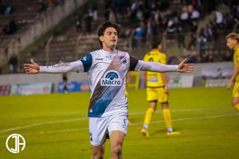 El único tanto del encuentro fue convertido por Juan Cruz Franzoni a los 27 minutos del primer tiempo