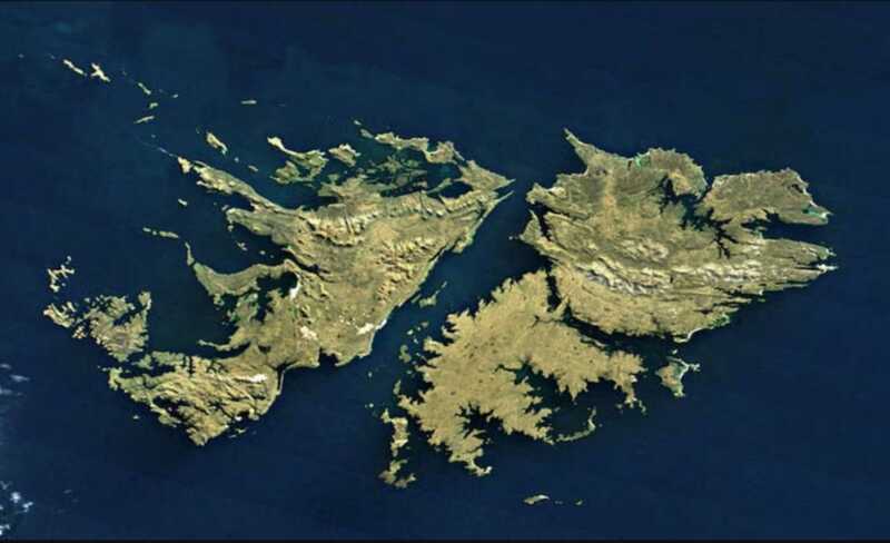 A 205 años del primer izamiento de la bandera argentina en las Islas Malvinas 2 El primer izamiento de la bandera argentina en las Malvinas marcó el inicio de un reclamo que aún perdura.