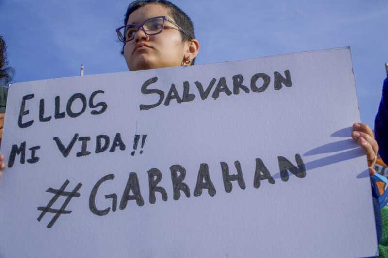 Garrahan: “Hay renuncias todas las semanas y ninguna respuesta del Gobierno”, alertó en Radio Up el bioquímico Pablo Gravina 1 Trabajadores del Hospital Garrahan, jubilados, estudiantes universitarios y militantes de organizaciones peronistas y de izquierda coincidieron hoy en Plaza de Mayo con múltiples reclamos al gobierno de Javier Milei