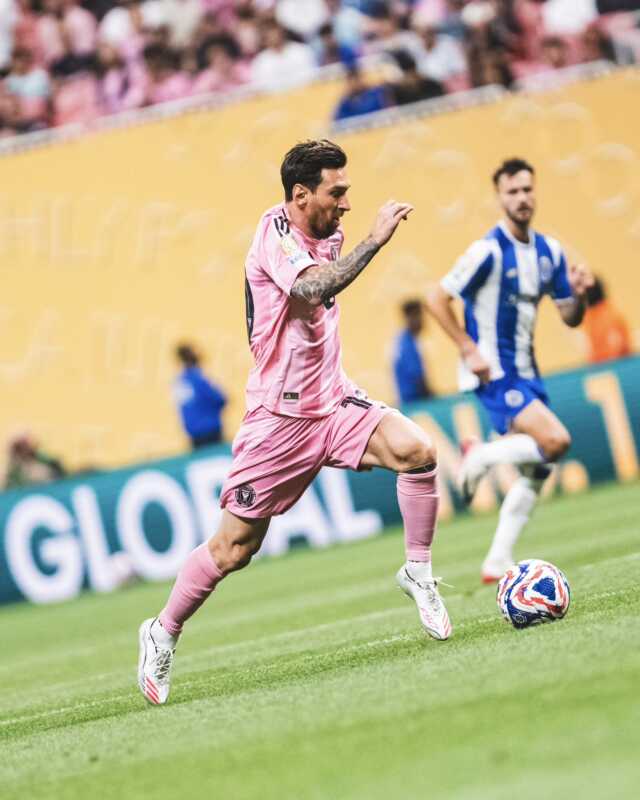 Lionel Messi marcó un gol de antología de tiro libre, colocando la pelota en el ángulo izquierdo del arquero rival, lo que significó el 2-1 definitivo.