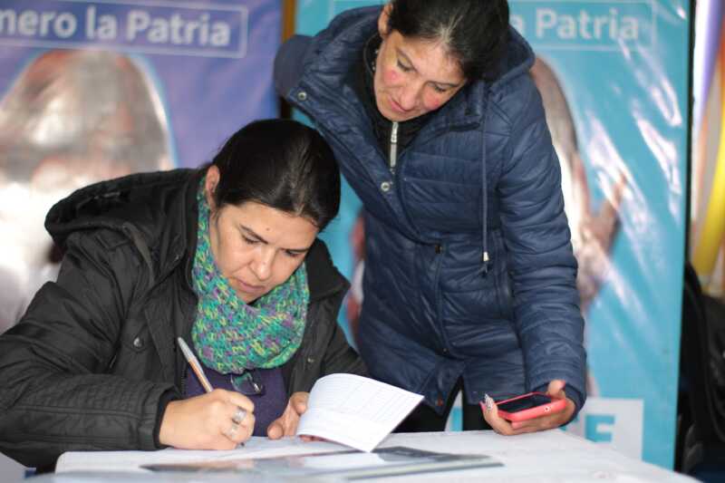 Hoy sábado 14 de junio se realizó una jornada de afiliaciones simultáneas en distintos municipios de Misiones, bajo la consigna de acompañar a Cristina y fortalecer el PJ.