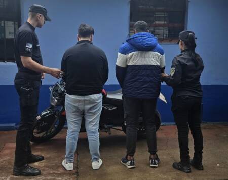 La Policía de Alem logró recuperar una moto vinculada a una estafa moto robada - 4