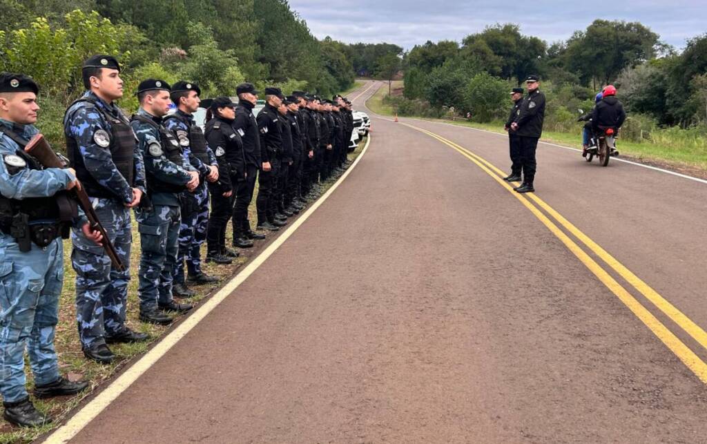 Elecciones seguras: operativo con 10 mil efectivos policiales en Misiones 2 La Policía de Misiones es la encargada, con apoyo de las fuerzas federales, de la seguridad de las elecciones del 8 de junio.