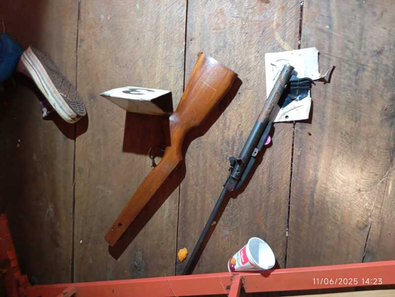 Secuestraron armas en la guarida del criminal brasileño detenido por intento de robo en El Soberbio 4 La Policía de El Soberbio continúa con el peritaje de los elementos para establecer su participación en otros hechos delictivos en la región.