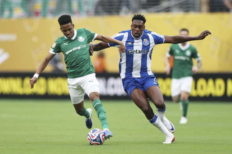 Palmeiras respondió sobre el final del primer tiempo con su ocasión más clara.