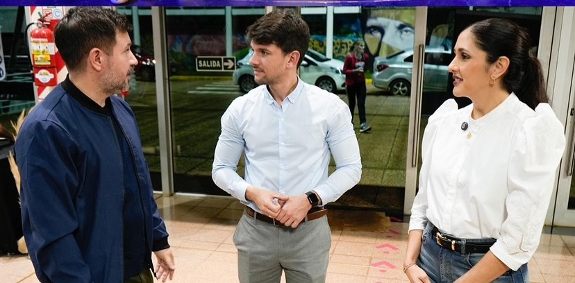 Paula Franco: “Misiones Futura llevó herramientas de IA a más de 1300 emprendedores de la provincia” 2 Además de Paula Franco estuvieron el vicegobernador Lucas Romero y el ministro de Educación, Ramiro Aranda