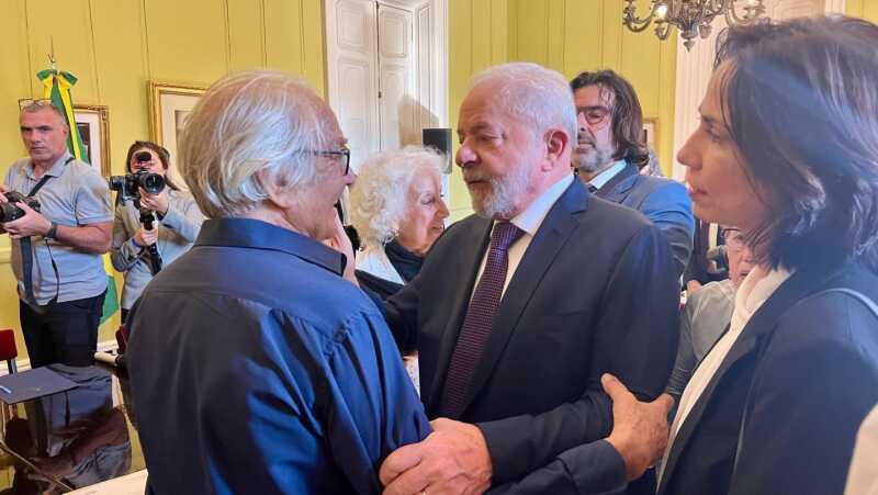 Pérez Esquivel en Radio Up: “Lo de Cristina es una proscripción política armada como ocurrió con Lula” 3 Perez Esquivel junto a Lula da Silva, a quien apoyó cuando lo encarcelaron en Brasil