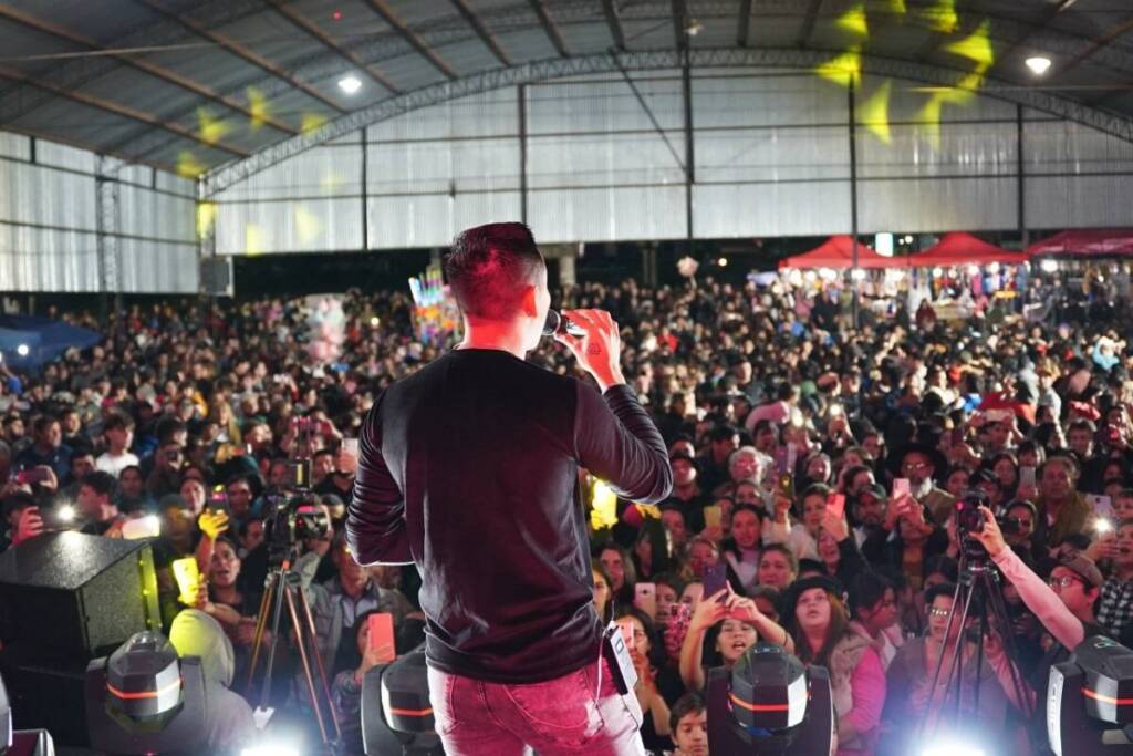 Multitudinaria Enchamigada Popular en Itaembé Miní: Chamamé, comunidad y compromiso barrial podes3 - 3