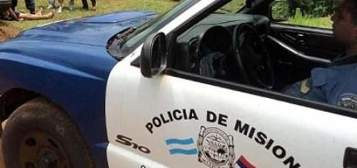 Jardín América: detuvieron a un hombre que amenazó por redes sociales a una menor 1 El sospechoso, identificado como Hernán Lucas K., fue arrestado en el barrio Nuevo de esa ciudad cerca de las 13:00 horas, tras ser localizado por los uniformados en base a información recabada durante las últimas horas.