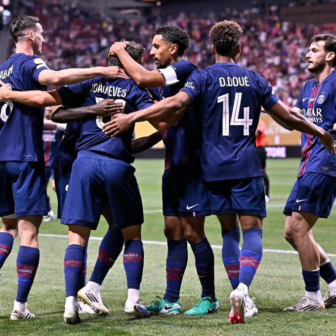 PSG goleó 4-0 a Inter Miami en el Mundial de Clubes 2025. João Neves brilló con dos goles. El equipo francés ya está en cuartos de final.
