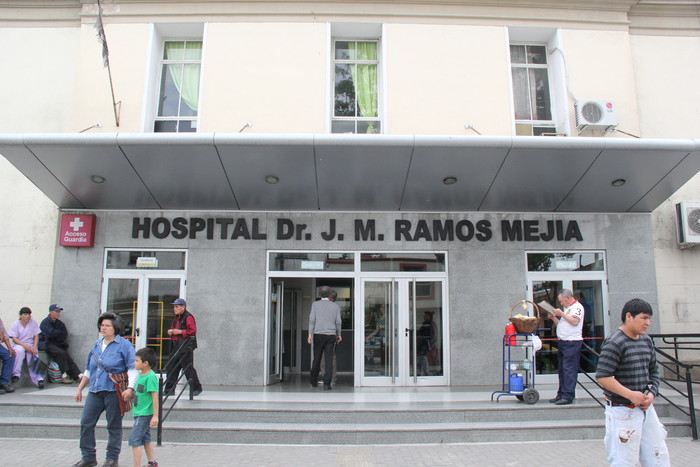 Neumonía por gripe: alto costo por baja vacunación 5 Liderado por el Dr. Martín Sívori, jefe de la Unidad de Neumotisiología del Hospital Ramos Mejía, el estudio argentino es el primero en evaluar los costos directos que implica la hospitalización por neumonía de origen gripal.