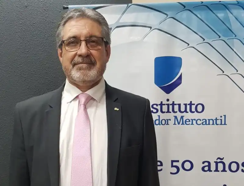 La CAME alerta sobre el cierre de la Secretaría Pyme y su impacto directo en el sector 3 “Los comerciantes sostienen sus ventas a fuerza de promociones, como descuentos de hasta el 50% incluso en productos de temporada y planes de hasta 12 cuotas, pero eso no alcanza", dijo Femenía de CAME