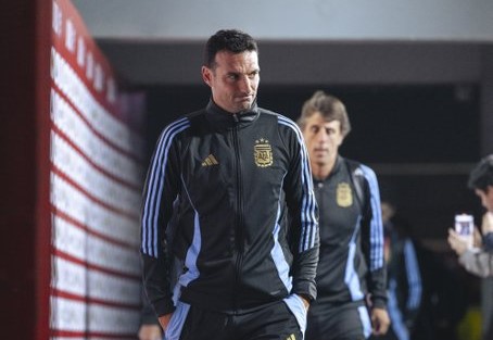 Selección Argentina: el panorama de los lesionados a días del debut en el Mundial 2026 6 Scaloni y el cuerpo técnico de la Selección Argentina sigue de cerca la evolución de varios futbolistas lesionados a días del debut en el Mundial.