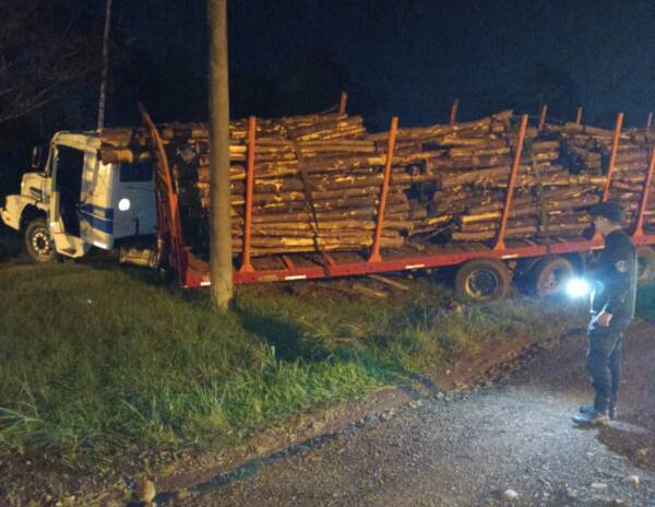 Siniestros viales complicaron la madrugada del sábado en las rutas de Misiones 5 siniestros viales 1 e1749309465420 - 4